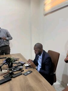 RDC/Politique: Rabbi Nkulambe porte-parole de l’Opposition Républicaine se dit favorable au changement de la Constitution et exige un processus inclusif