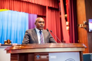 Lualaba : Au perchoir de l&rsquo;Assemblée nationale, le député Eddy Ilunga Mbuyu monte au créneau pour le respect du SMIG dans les entreprises minières